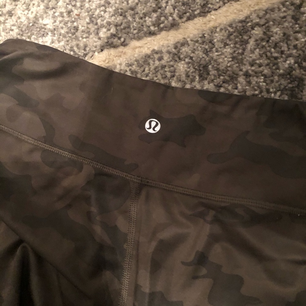 Lululemon camo wunder under, 8 - Picture 3 of 4